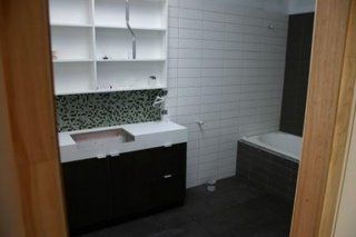 A better picture of the bathroom