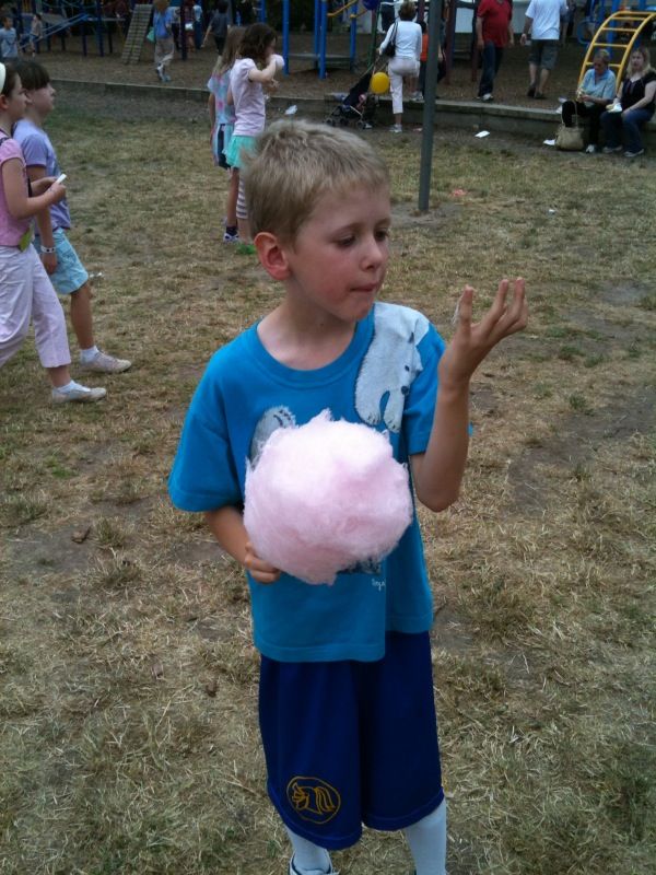 Jasper eating fairy floss at the Ivanhoe East fair
